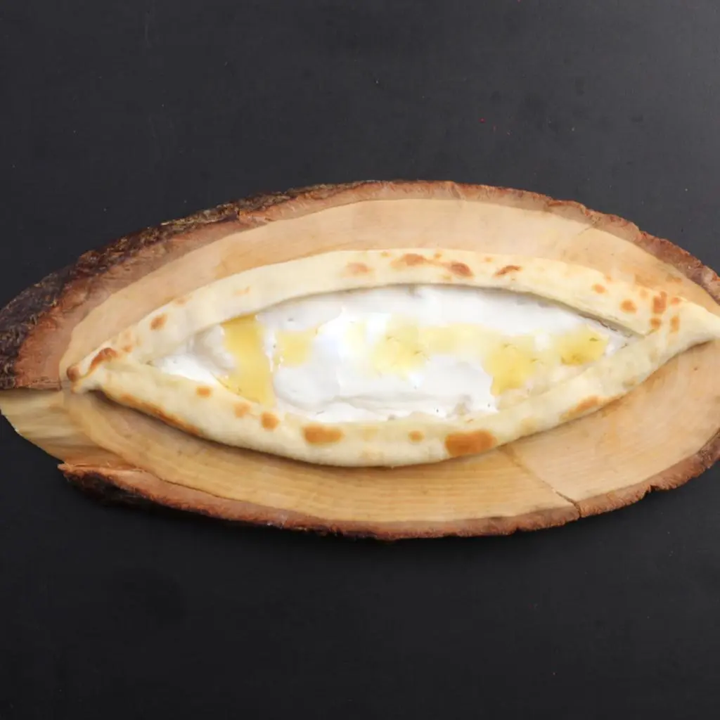 فطائر لبنة بالعسل
